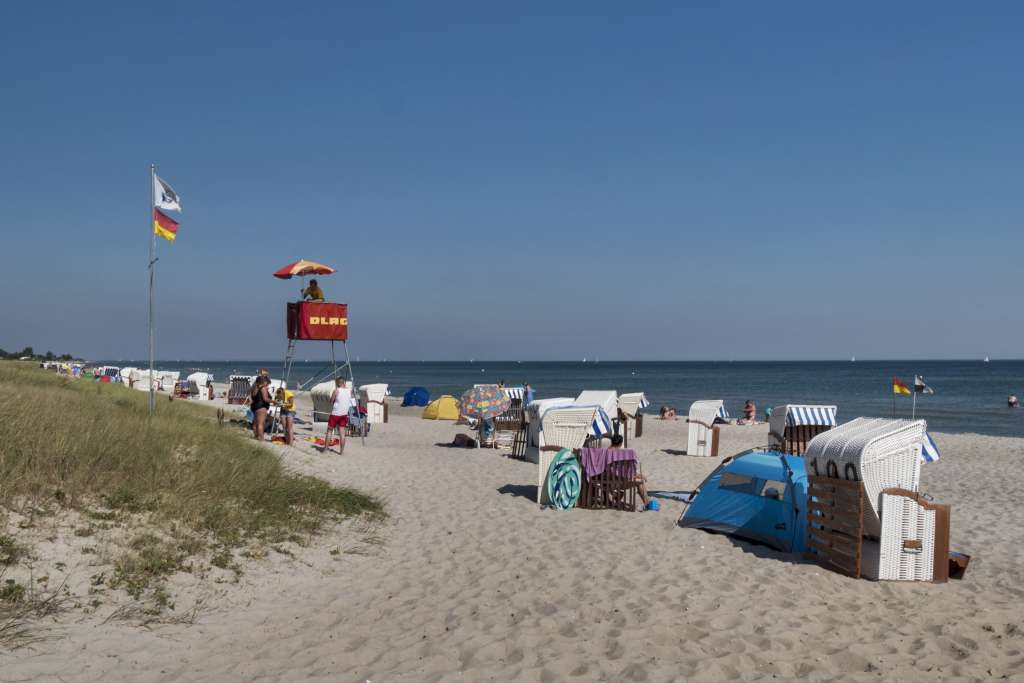 Ruhiger Naturstrand in Kronsgaard ohne Bebauung